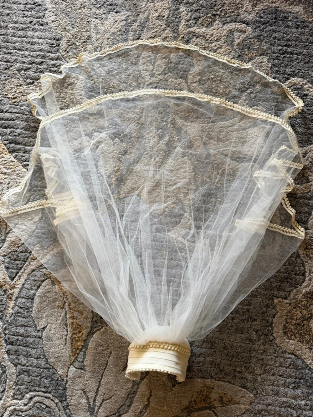 VINTAGE Bridal Veil